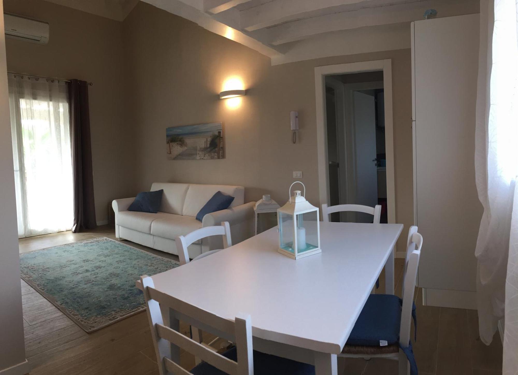 Elegance Ed A Porto Pino